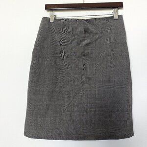 Cute for Fall! Ann Taylor Grey Plaid Skirt, Size 6P